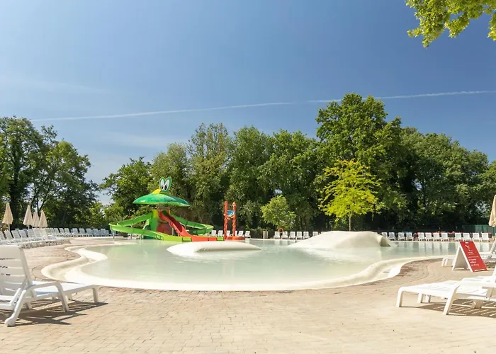 Kompleks wypoczynkowy Hu I Pini Village 3*