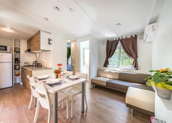 Kompleks wypoczynkowy Hu I Pini Village 3*