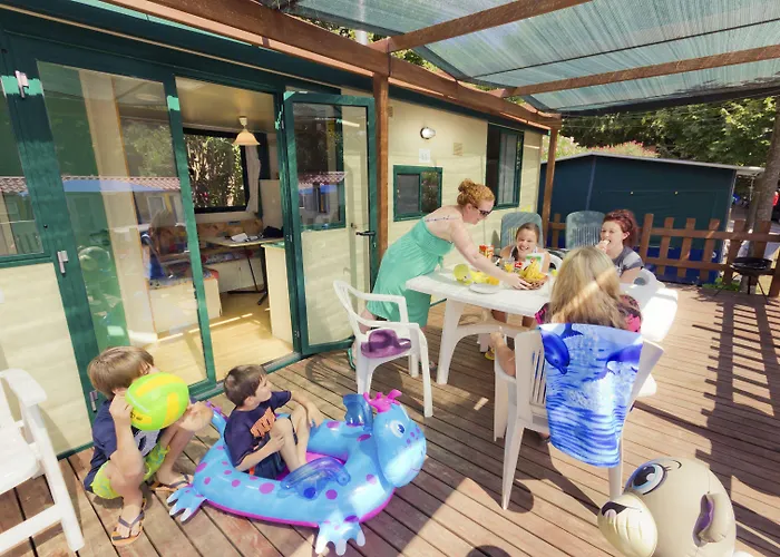 Kompleks wypoczynkowy Hu I Pini Village 3*