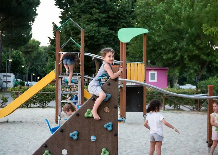 Kompleks wypoczynkowy Hu I Pini Village 3*